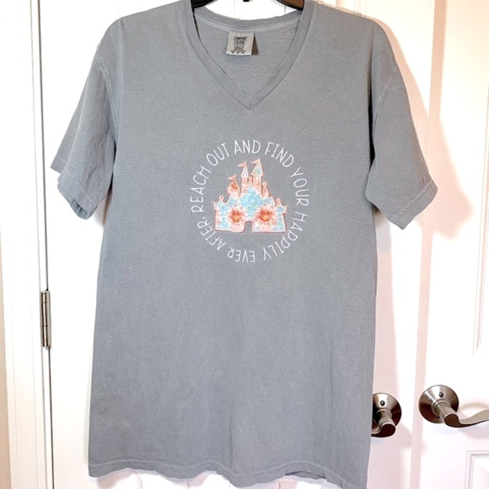 Comfort Colors Embroidered Disney Castle Gray TShirt Size Medium